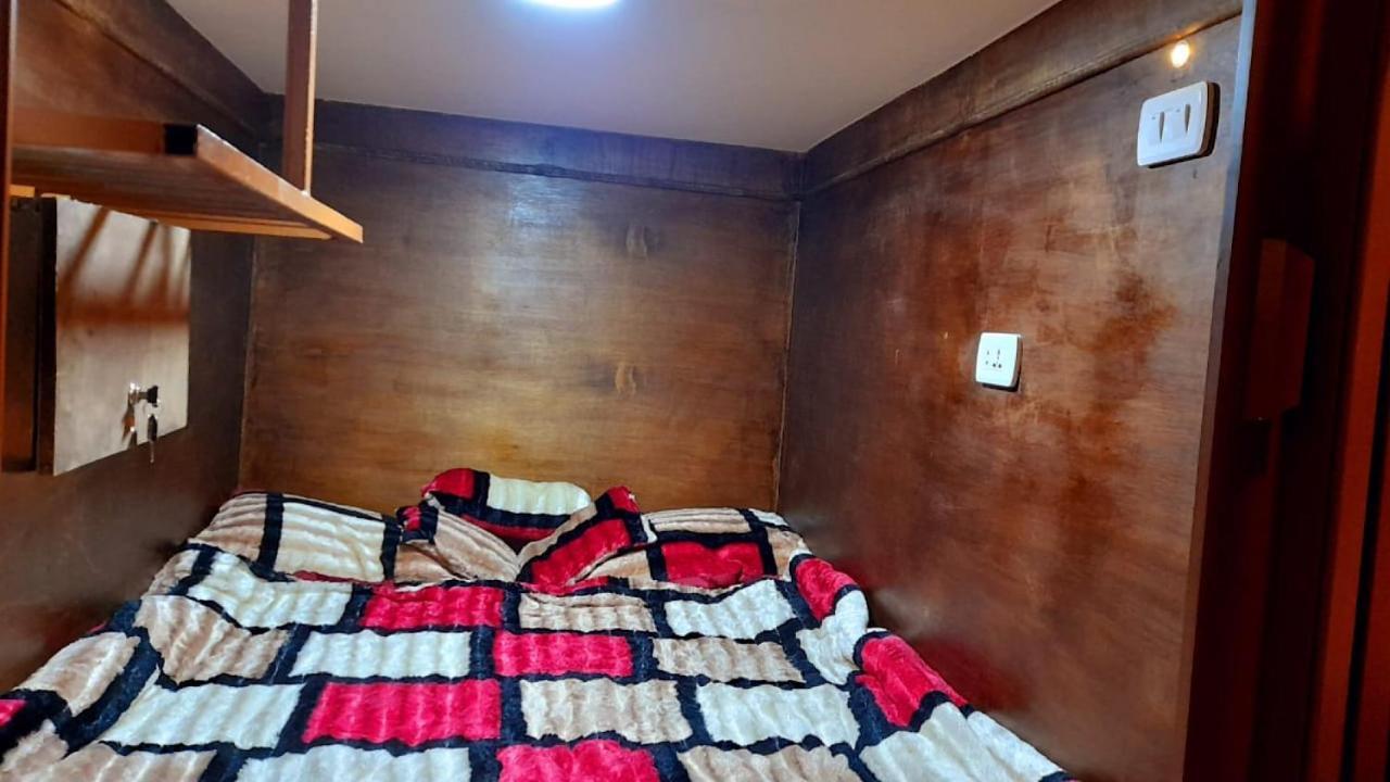 Petra Cabin Inn Hostel&Resturant ワディ・ムーサ エクステリア 写真