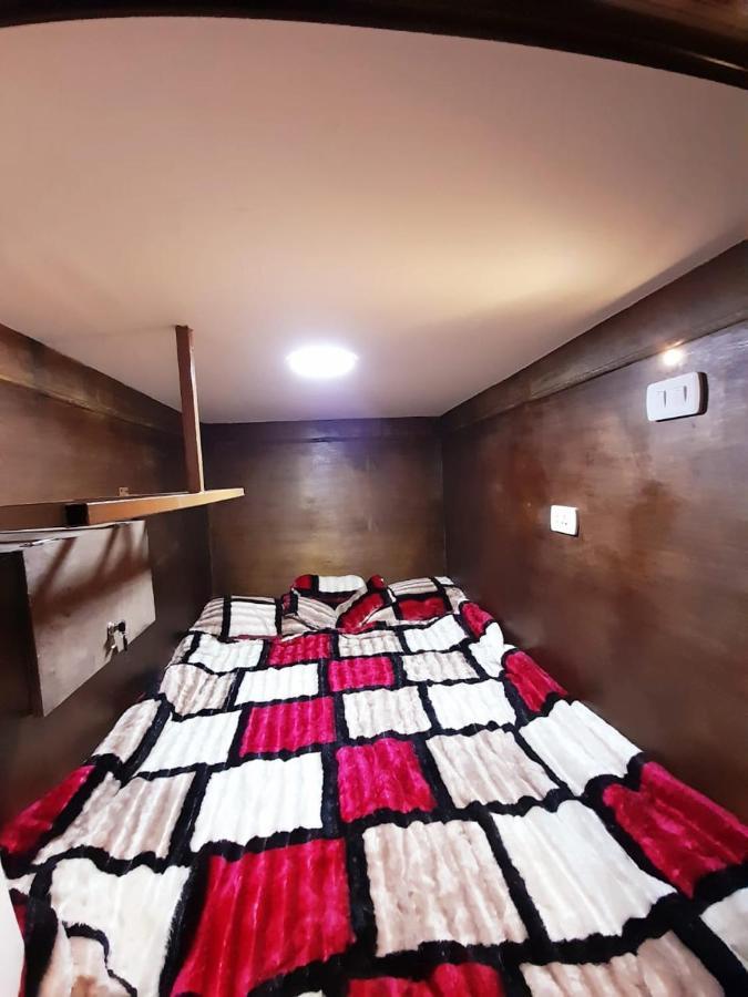 Petra Cabin Inn Hostel&Resturant ワディ・ムーサ エクステリア 写真