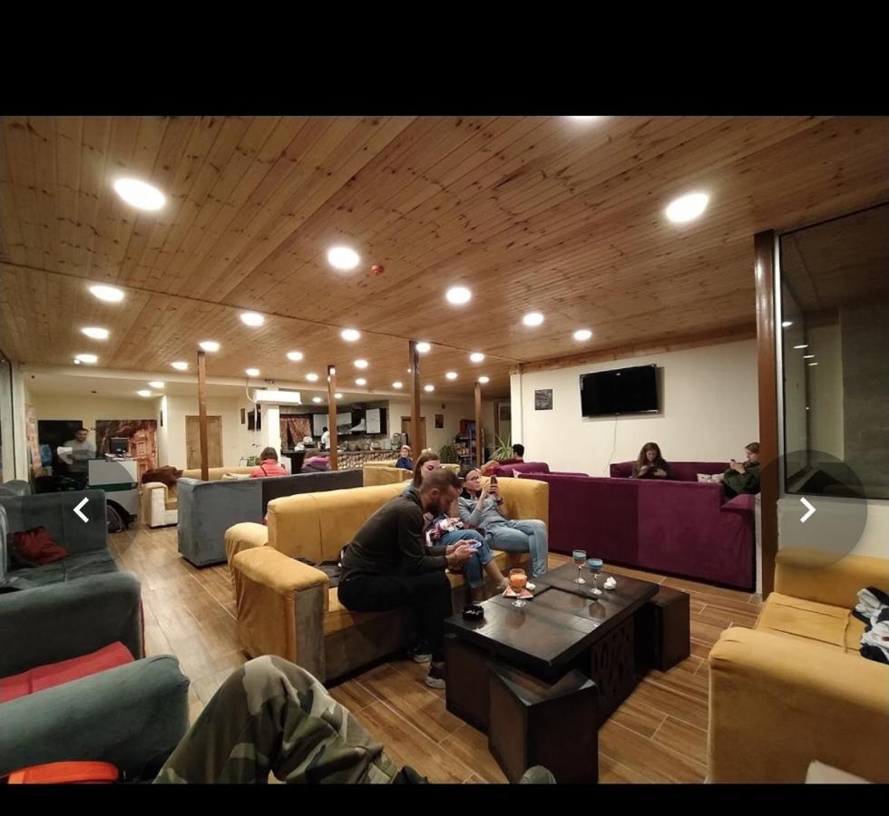 Petra Cabin Inn Hostel&Resturant ワディ・ムーサ エクステリア 写真