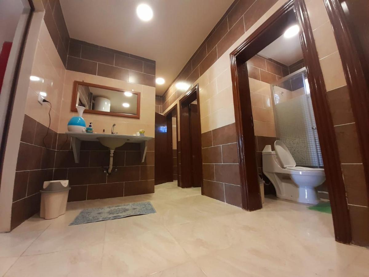 Petra Cabin Inn Hostel&Resturant ワディ・ムーサ エクステリア 写真