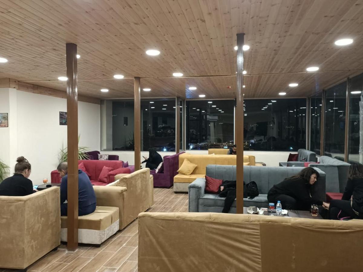 Petra Cabin Inn Hostel&Resturant ワディ・ムーサ エクステリア 写真