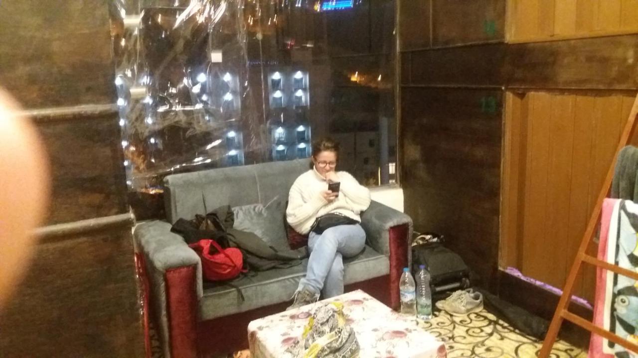 Petra Cabin Inn Hostel&Resturant ワディ・ムーサ エクステリア 写真
