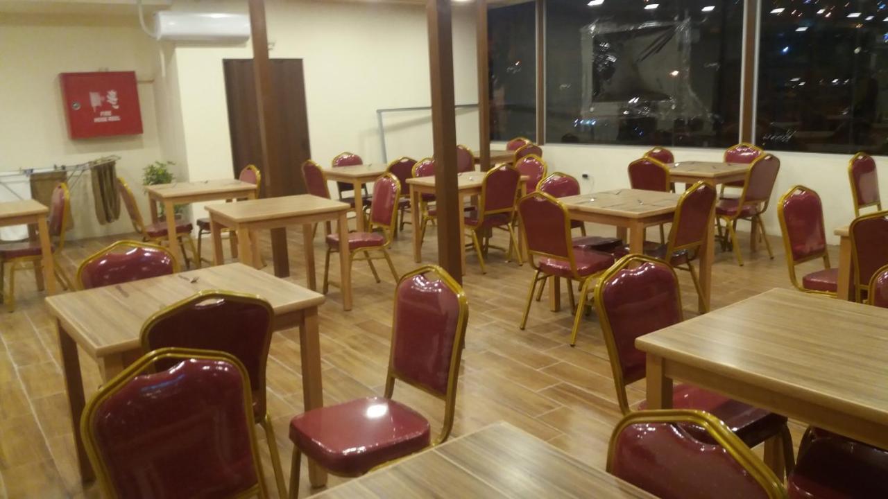Petra Cabin Inn Hostel&Resturant ワディ・ムーサ エクステリア 写真