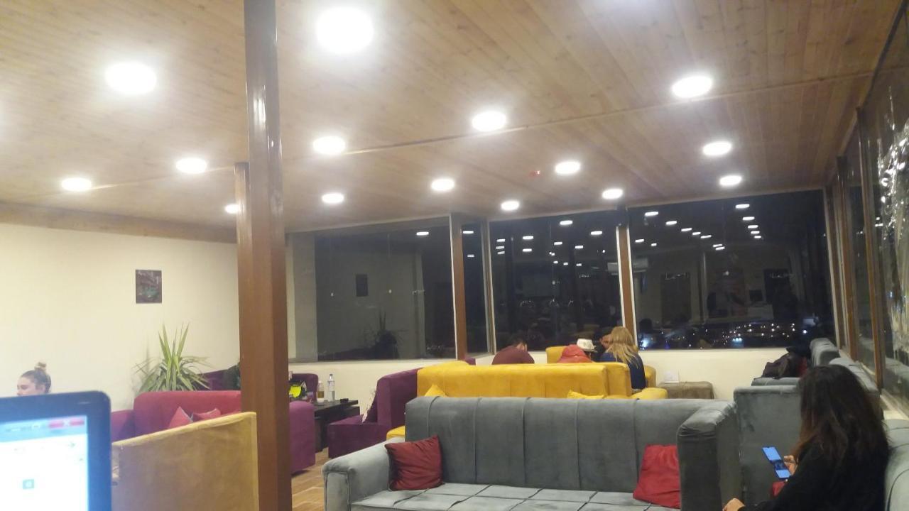 Petra Cabin Inn Hostel&Resturant ワディ・ムーサ エクステリア 写真