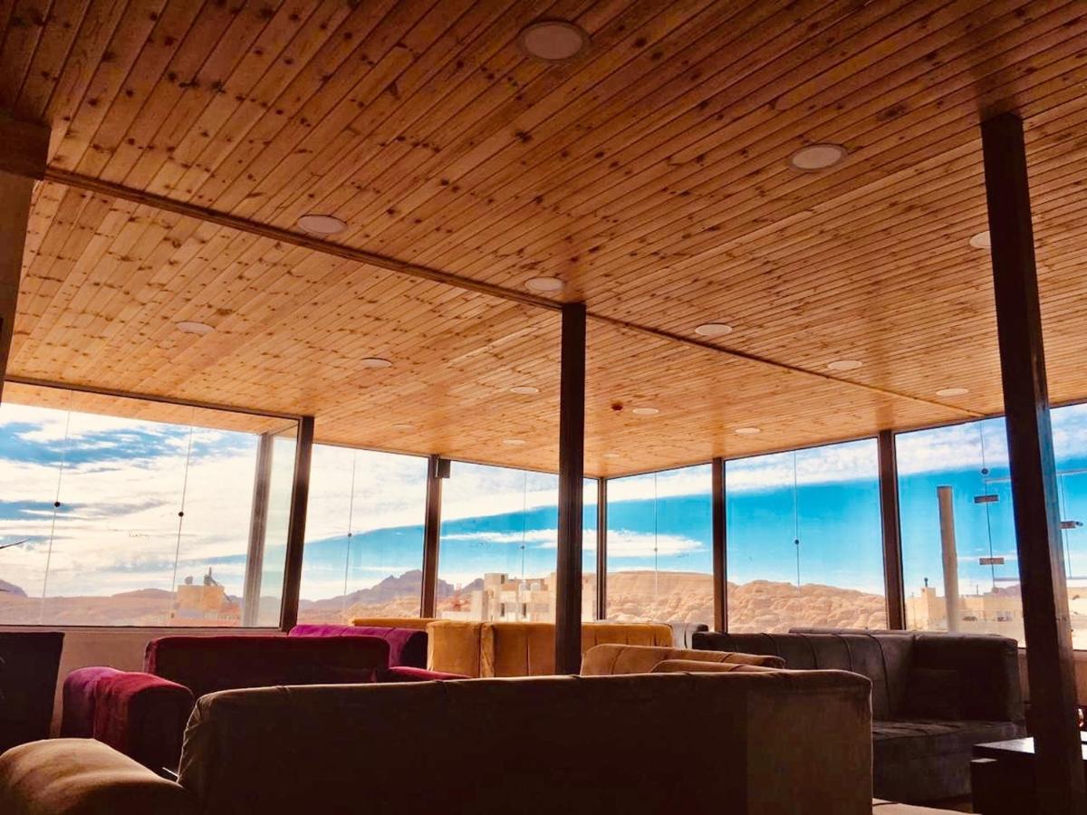 Petra Cabin Inn Hostel&Resturant ワディ・ムーサ エクステリア 写真